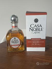 Bottiglia Tequila casa noble reposado