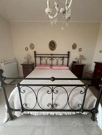 Letto matrimoniale in ferro tubolare