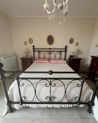 Letto matrimoniale in ferro tubolare