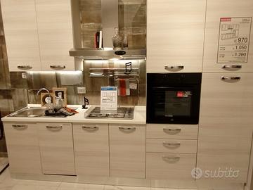 Cucina componibile nuova.