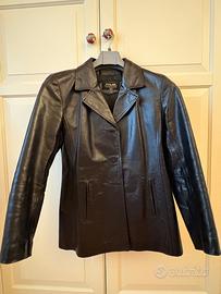 Giacca in pelle nera da donna