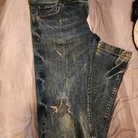 jeans strappati entre amis