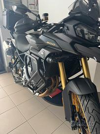 Voge valico dx 900 total blak 2025