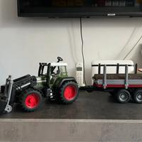 Bruder trattore Fendt con rimorchio