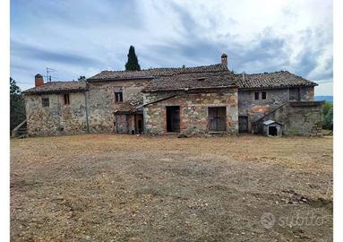 Immobile di 1848 m² con più di 5 locali a Magione