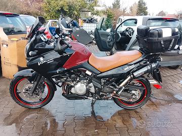 Suzuki v-strom 1000 2006 60000 km full optional
