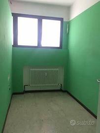 Immobile di 240 m² con più di 5 locali a Modena