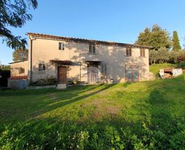 Casa indipendente da ristrutturare con terreno