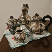 Servizio da tè e caffe del 800 in argento "800"