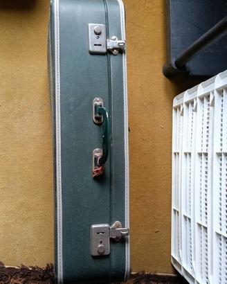 Valigia vintage verde cm66x41x17 a 25€