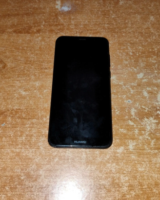 Huawei Y5 2018 (molto obsoleto e danneggiato)