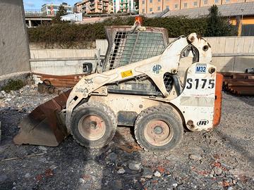 MINI PALA BOBCAT S175 H GOMMATA