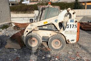 MINI PALA BOBCAT S175 H GOMMATA