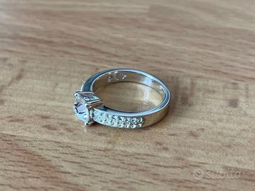 Anello Swarovski DAZZLE Solitario (Cod. 953108)