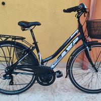 Bicicletta Touring in alluminio leggero