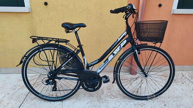 Bicicletta Touring in alluminio leggero