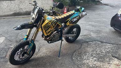Husaberg FE 550 SM Super Motard