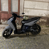 Aprilia sportcity 200