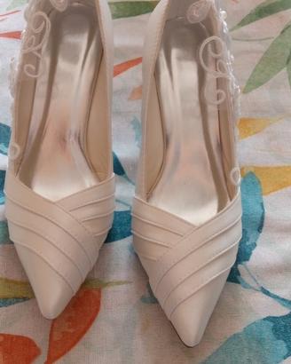 scarpe da sposa colore avorio con pizzo laterale d