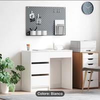 Piccola scrivania bianca