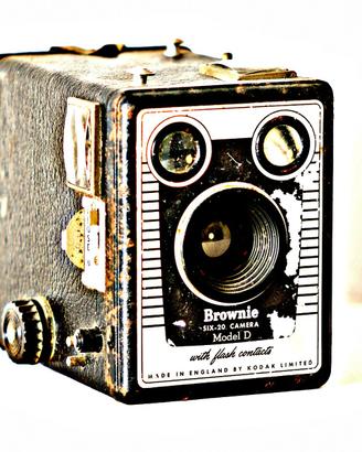 FOTOCAMERA KODAK Brownie six-20 Model D