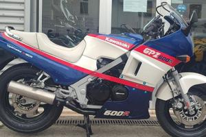 Kavasaki gpz 600 r tricolor