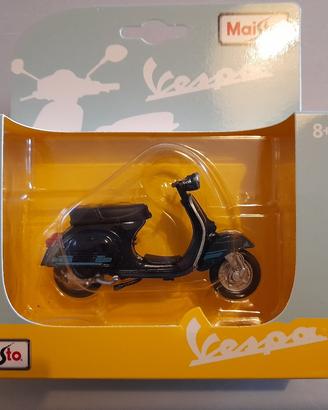 Vespa 125 Et3 scala 1/18 MAISTO