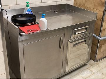 Banco da lavoro inox e macchinetta caffè