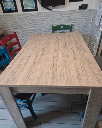 Tavolo in legno 