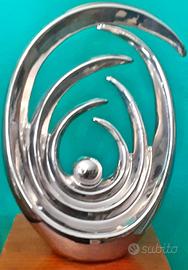 Splendida scultura moderna colore argento ceramica
