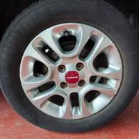 4 cerchi in lega 14" con ruote 