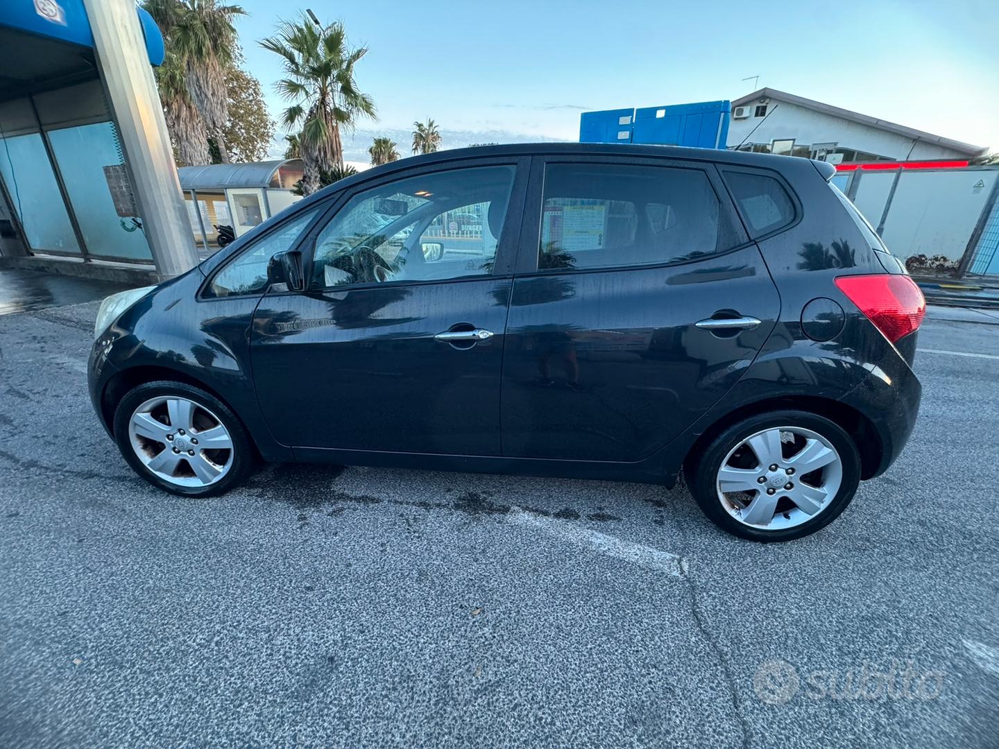 Kia Venga 2010 photo 3