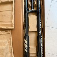 Forcella Manitou Dorado downhill