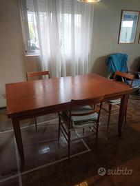 tavolo da pranzo con 4 sedie