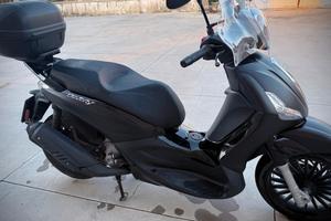 Beverly 300 