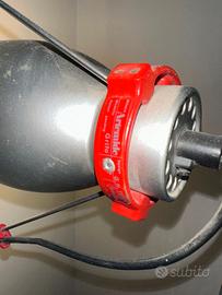 Lampada Artemide Grifo di G.H. Tew design