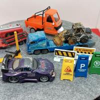 Lotto misto macchinine varie e accessori.