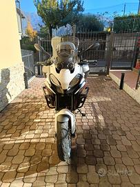 BMW F900 XR