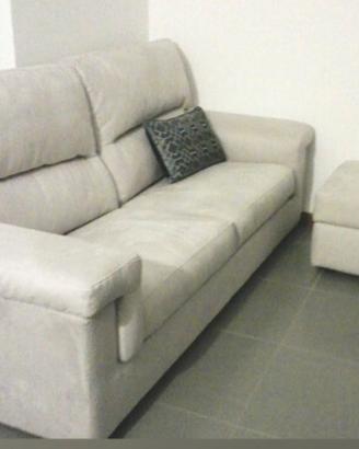 Divalo letto a tre posti con pouf. Poltronesofà