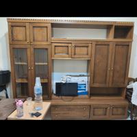 armadio e parete attrezzata  