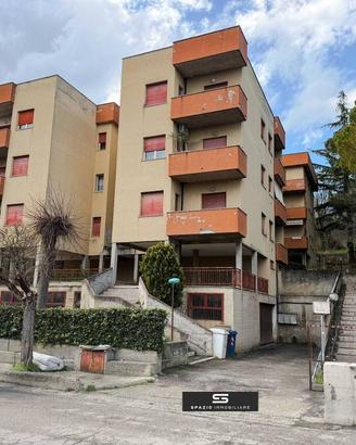Appartamento di 100 m² con 4 locali a Teramo