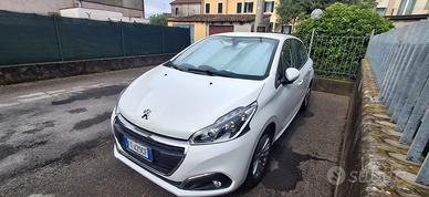 Pegeot 208 anno 2019 benzina 1.2 kw62