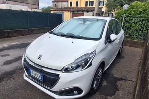 Pegeot 208 anno 2019 benzina 1.2 kw62