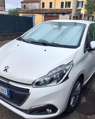 Pegeot 208 anno 2019 benzina 1.2 kw62