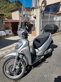 Kymco People 150