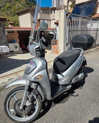 Kymco People 150