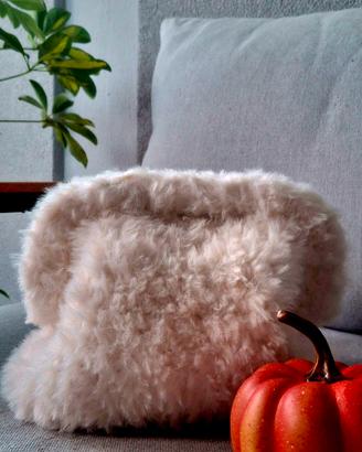 Borsa clutch uncinetto