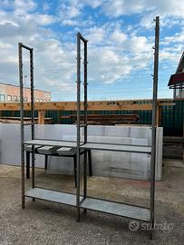 Scaffalatura in metallo
