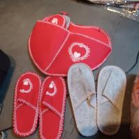 cuore in panno con ciabattine 