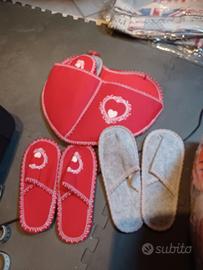 cuore in panno con ciabattine 